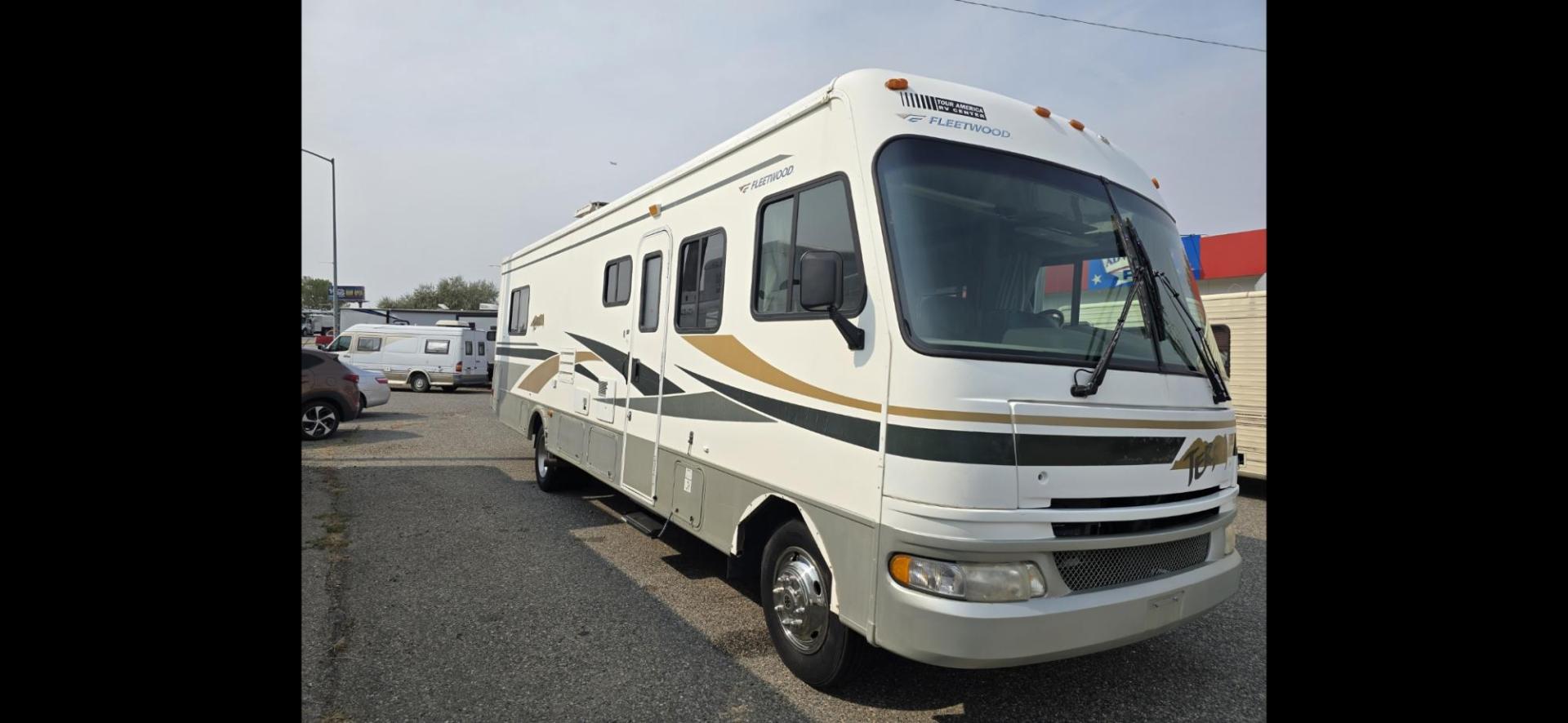 2005 White Fleetwood Terra , located at 923 US HWY 87 E., Billings, MT, 59101, (406) 245-0456, 45.795788, -108.451881 - Photo#2