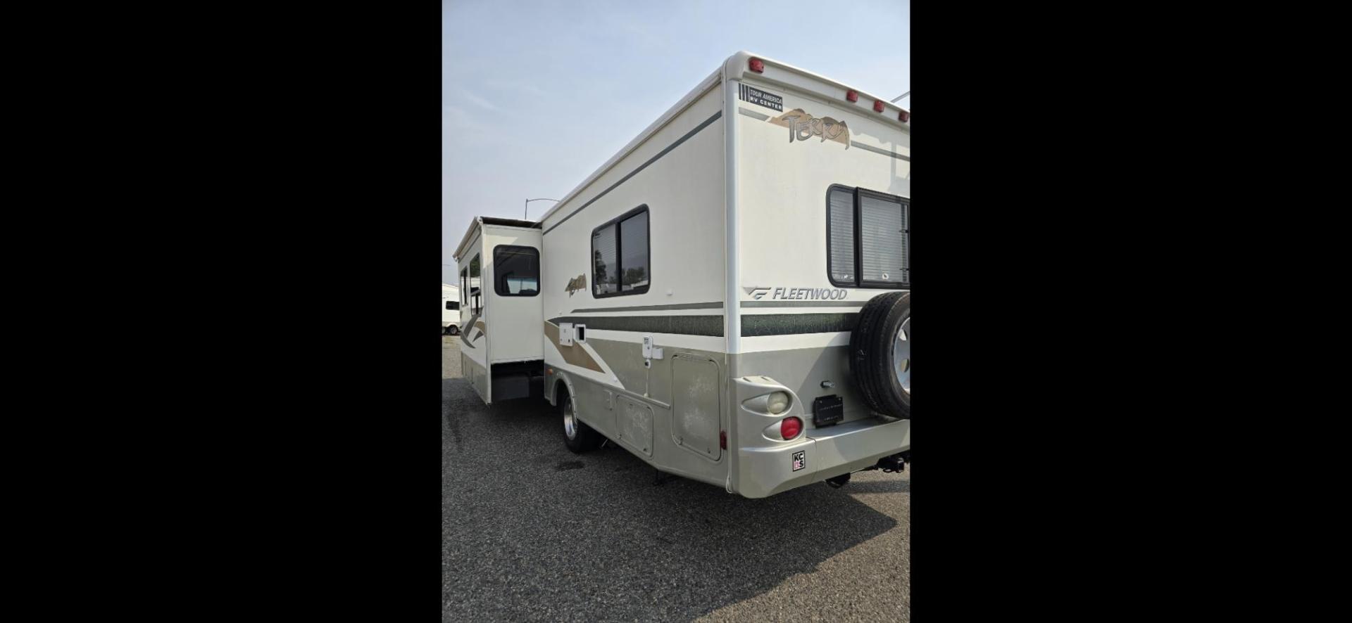 2005 White Fleetwood Terra , located at 923 US HWY 87 E., Billings, MT, 59101, (406) 245-0456, 45.795788, -108.451881 - Photo#3