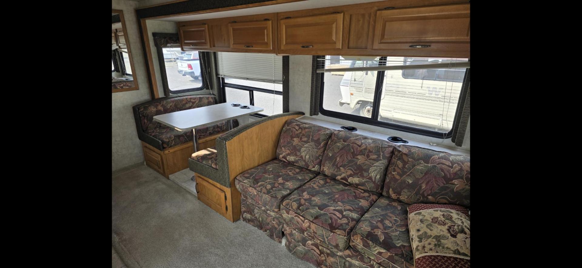 2005 White Fleetwood Terra , located at 923 US HWY 87 E., Billings, MT, 59101, (406) 245-0456, 45.795788, -108.451881 - Photo#12