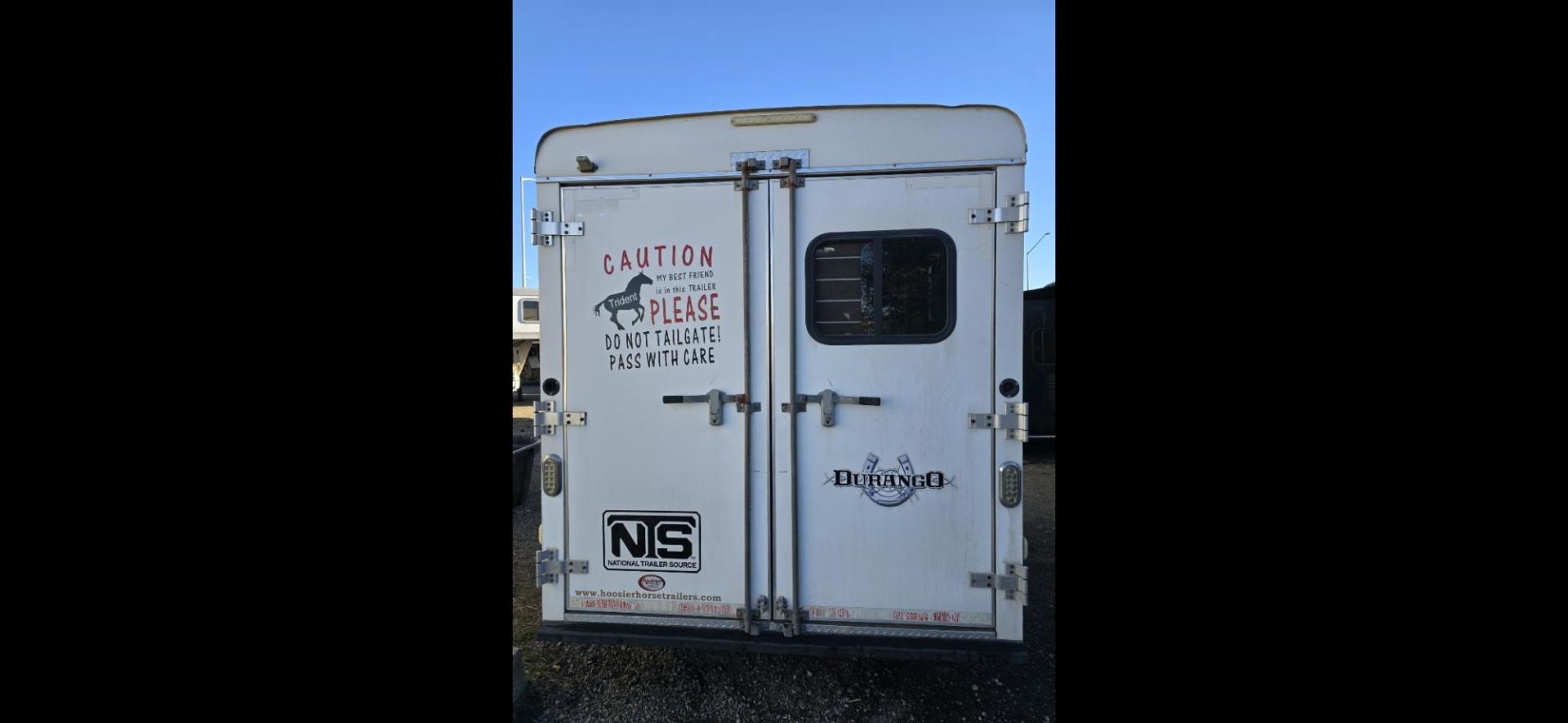 2014 White HHT 3 Horse LQ , located at 923 US HWY 87 E., Billings, MT, 59101, (406) 245-0456, 45.795788, -108.451881 - 3 horse slant 30' overall length with Living Quarters. 9' shortwall, 6' 7" door opening, horse area short side 10' long side 14'. A/C, forced air heat, awning, bigfoot hydraulic jack. Collapsible and removable rear tack. Aluminum on steel. John 4062080659. - Photo#3