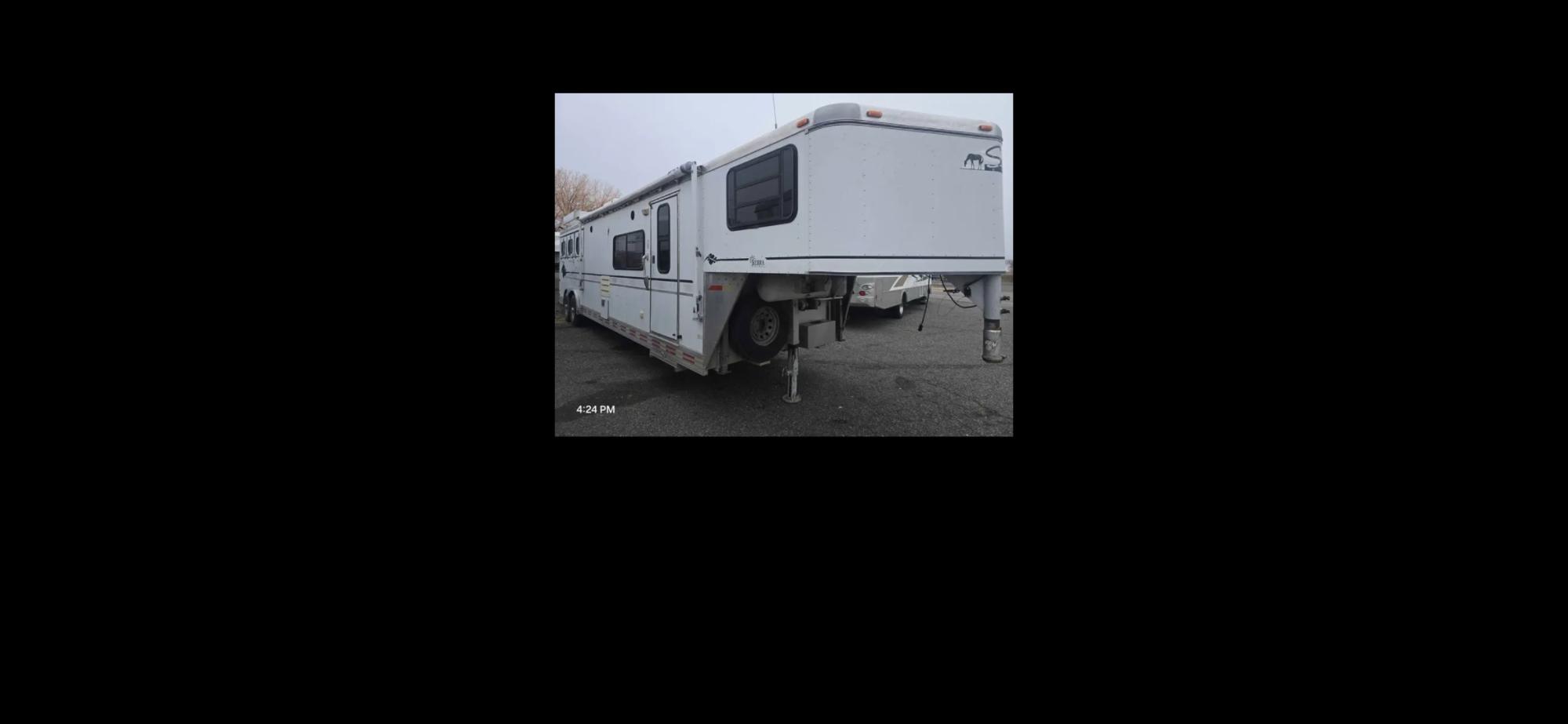 photo of 1998 Sundowner Sierra 3 Horse LQ