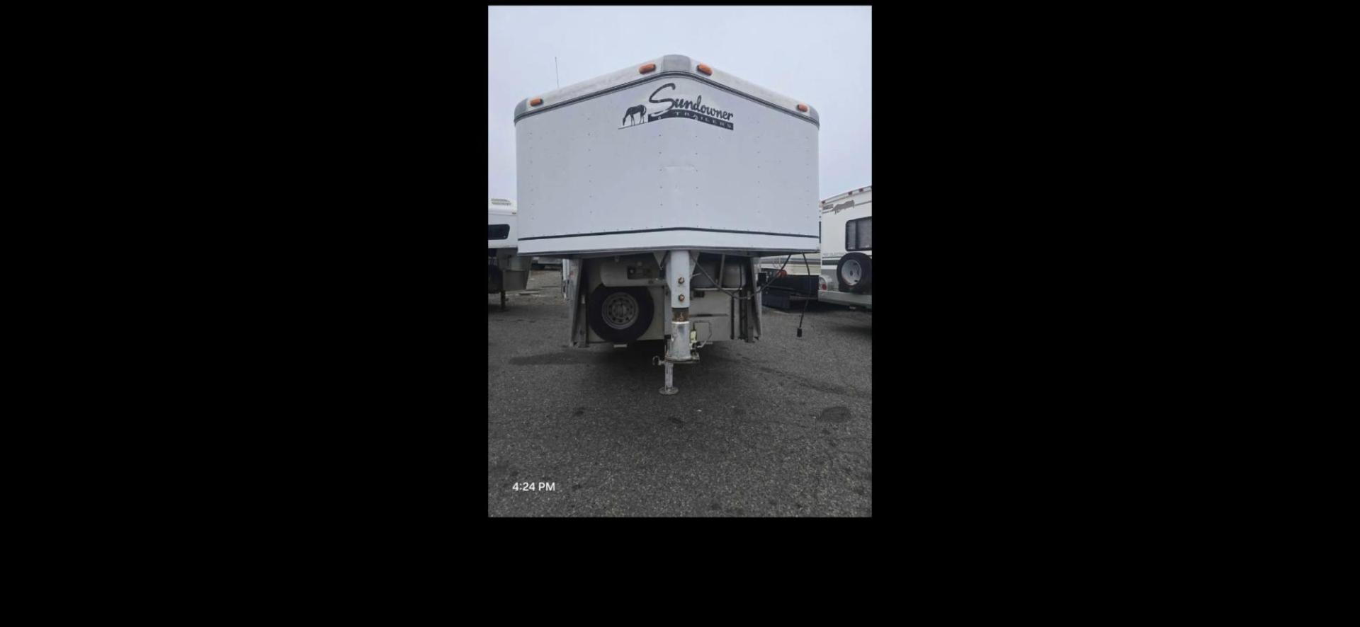 1998 Sundowner Sierra , located at 923 US HWY 87 E., Billings, MT, 59101, (406) 245-0456, 45.795788, -108.451881 - 1998 Sundowner Sierra 3 Horse LQ Located in Billings MT $21,900 1998 Sundowner Sierra 3 horse 8' wide, overall length 37', floor is 31' long, 11' short wall, 12' 5" long side. Aluminum on aluminum. Onan 4k gen w remote start... Rear fold down ramp... Mangers... drop down windows front side - Photo#1