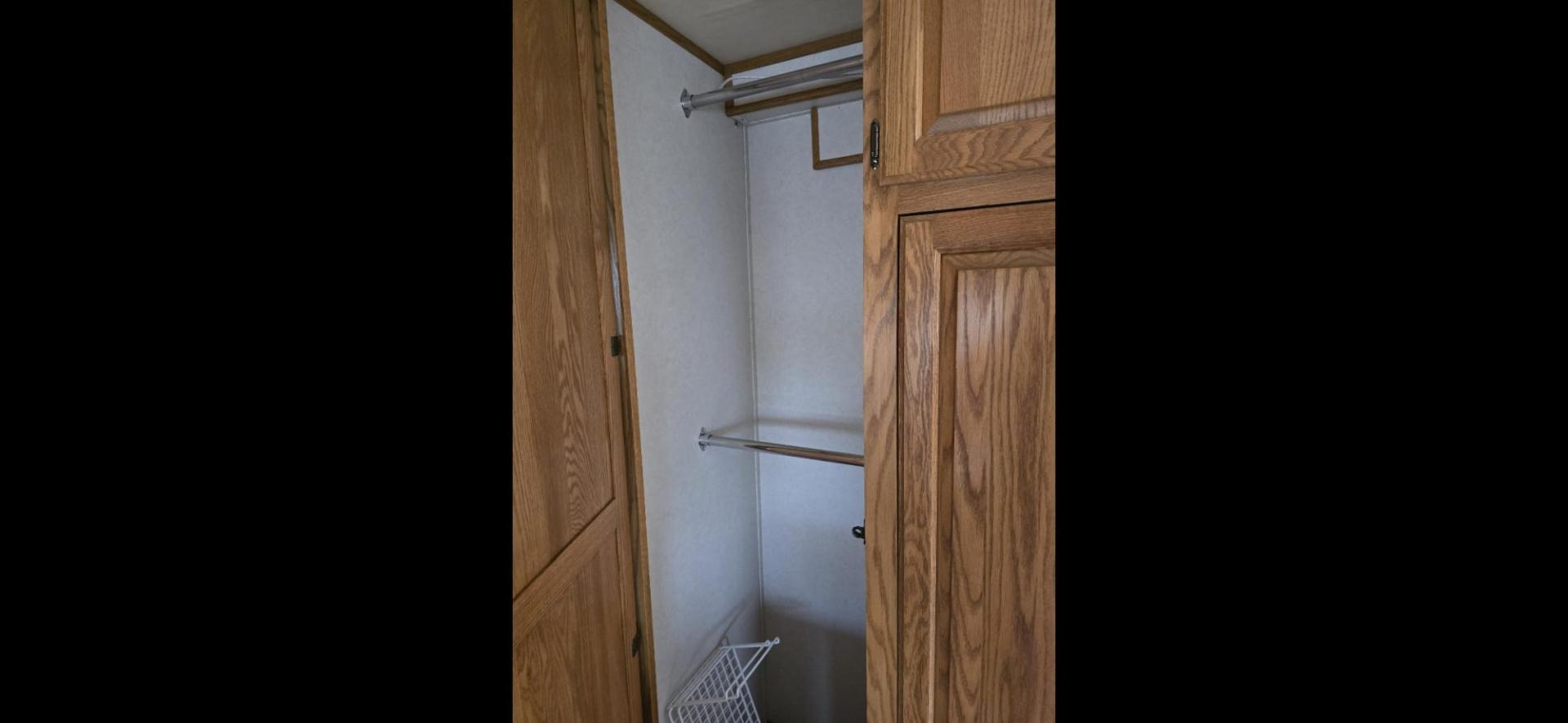 2003 White Feather Lite 3 Horse , located at 923 US HWY 87 E., Billings, MT, 59101, (406) 245-0456, 45.795788, -108.451881 - Photo#12